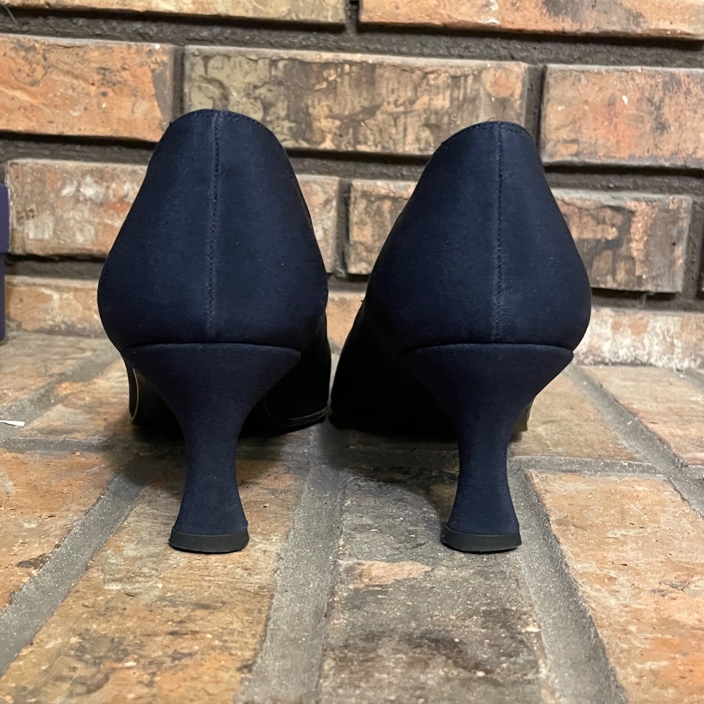 Stuart Weitzman* Navy * Square Toe* Heels*Size 9.5 - image 3